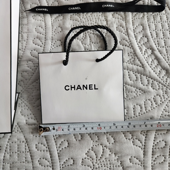 Chanel bags and samples - Picture 6 of 6
